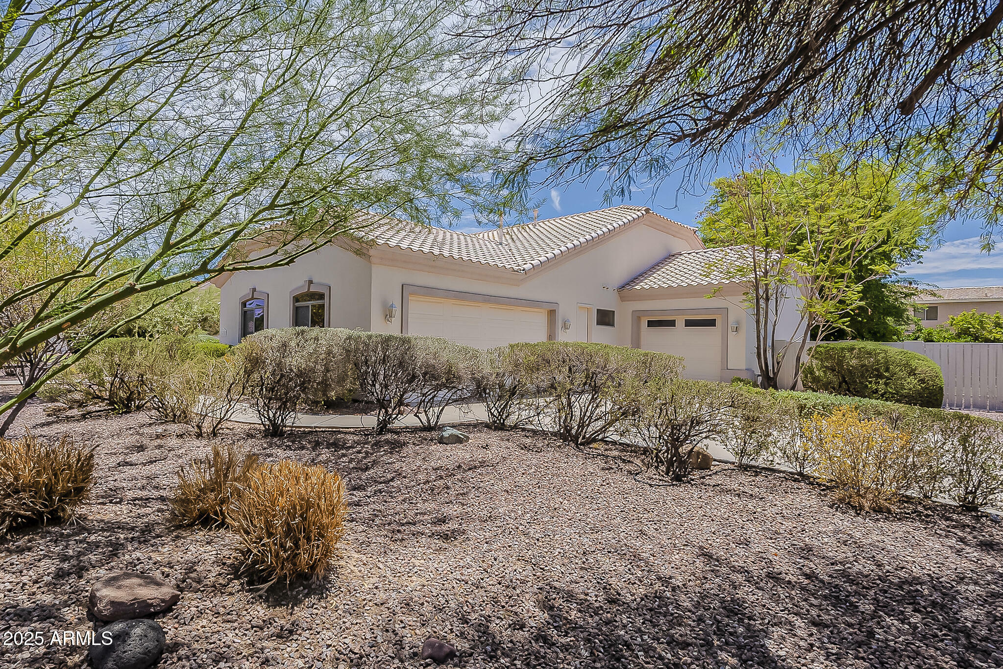 Property Photo: 1631 E Kael Street AZ 85203