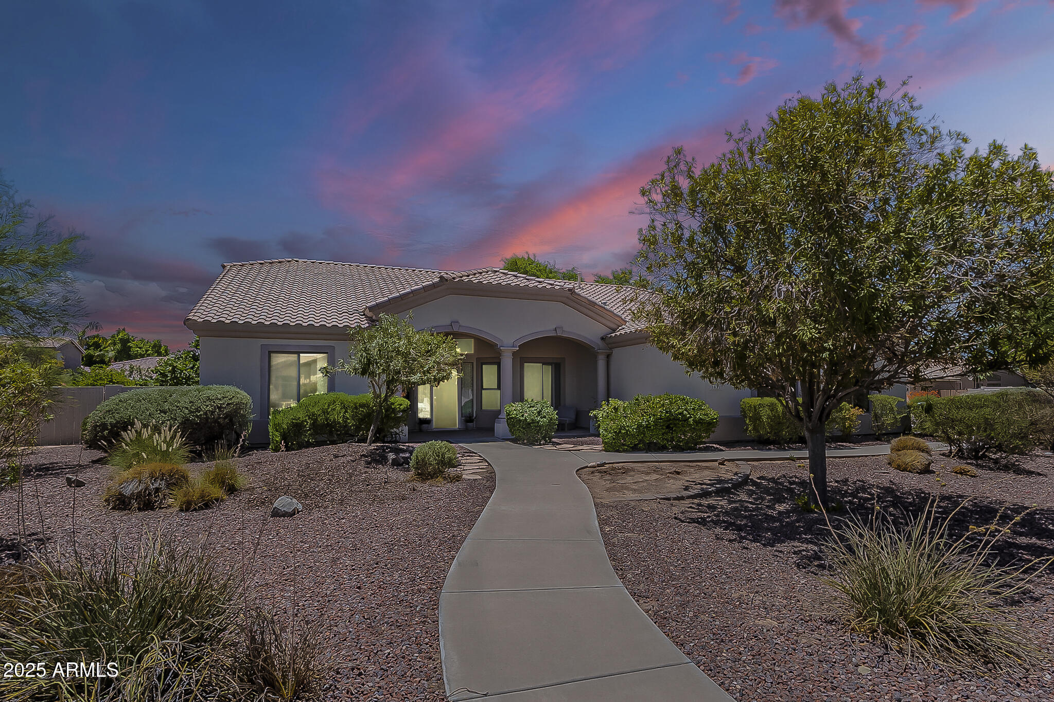 Property Photo: 1631 E Kael Street AZ 85203