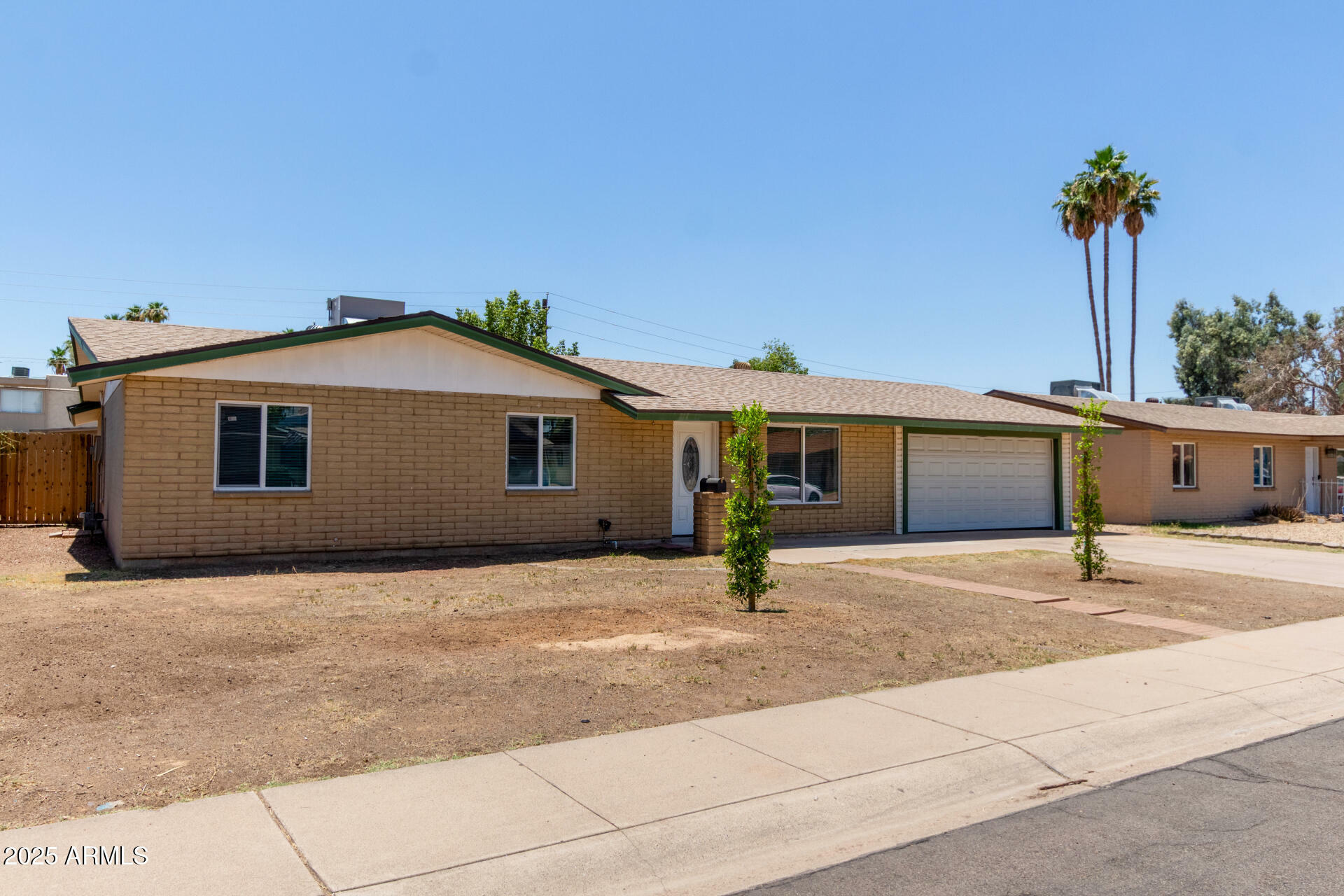 Property Photo: 3539 W Davidson Lane AZ 85051