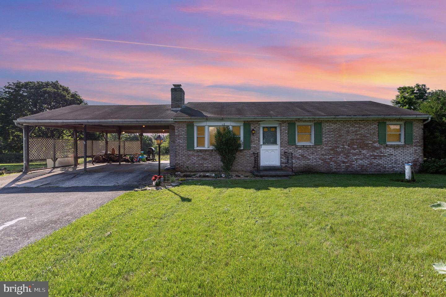 Property Photo: 1590 Highland Avenue Road PA 17325