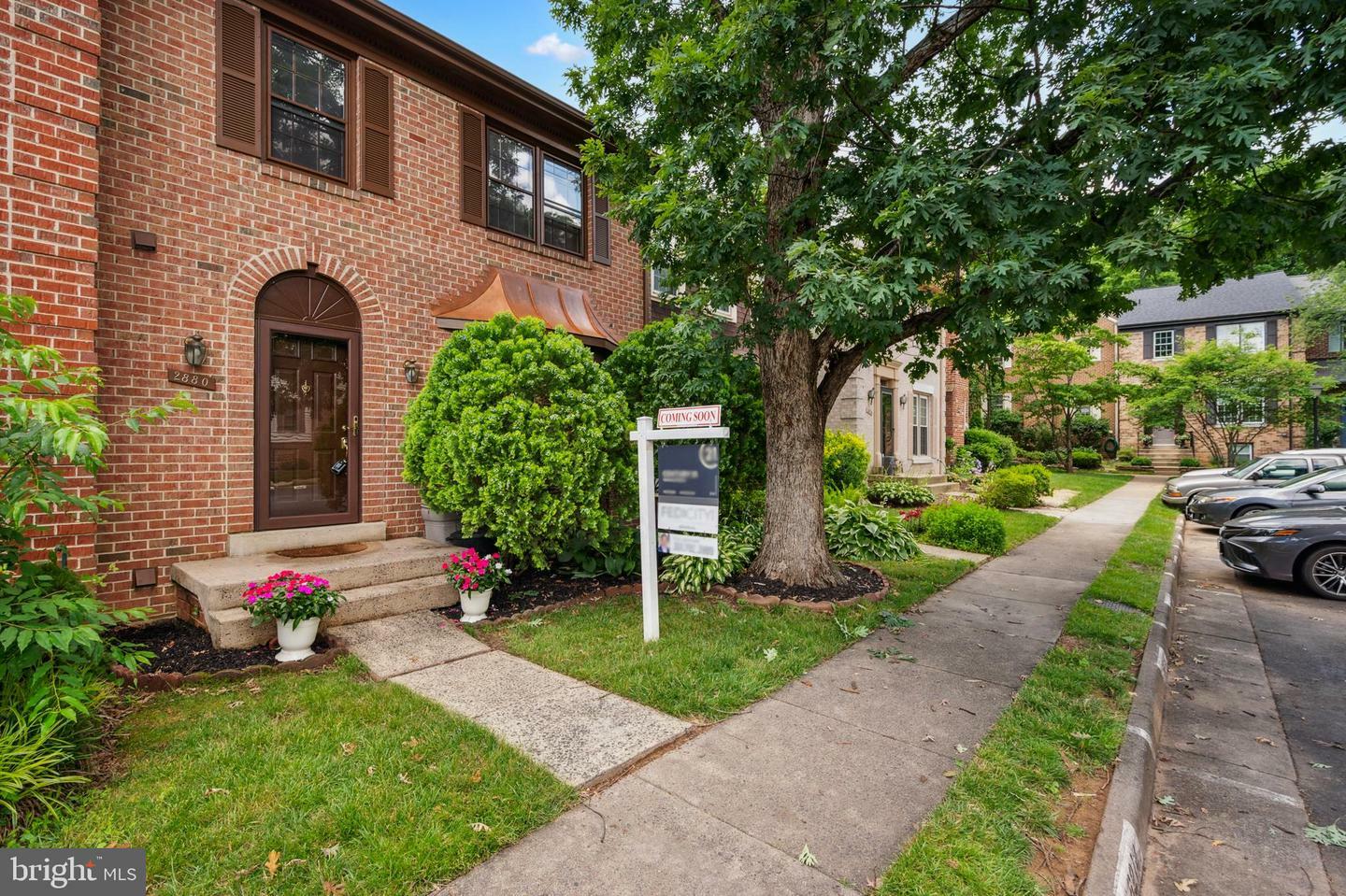 Property Photo: 2880 Kelly Square VA 22181