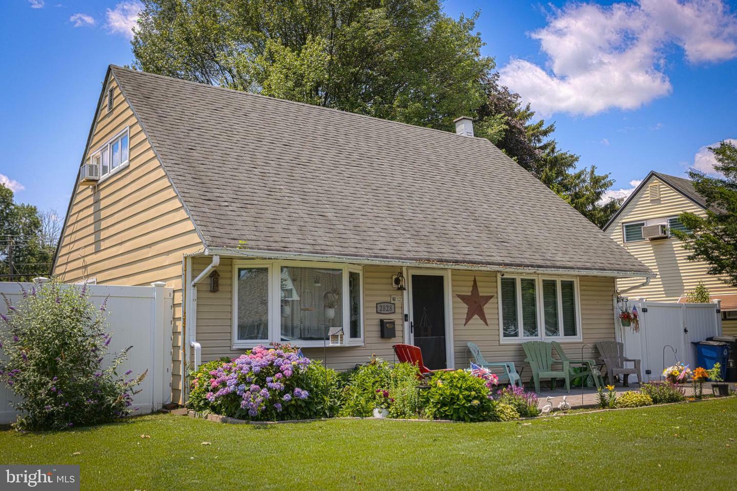 Property Photo: 2828 Normandy Drive PA 19154