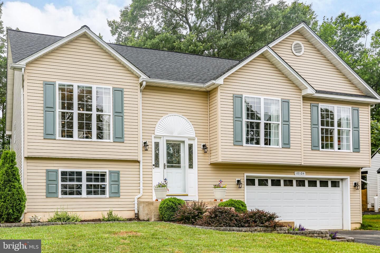 Property Photo: 10104 S Fulton Drive VA 22408