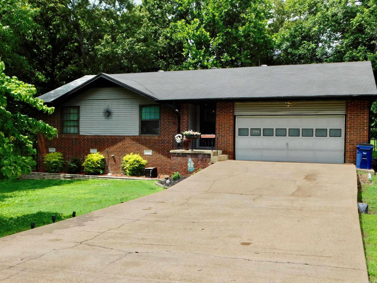 Property Photo: 1505 Katherine Drive AR 72653