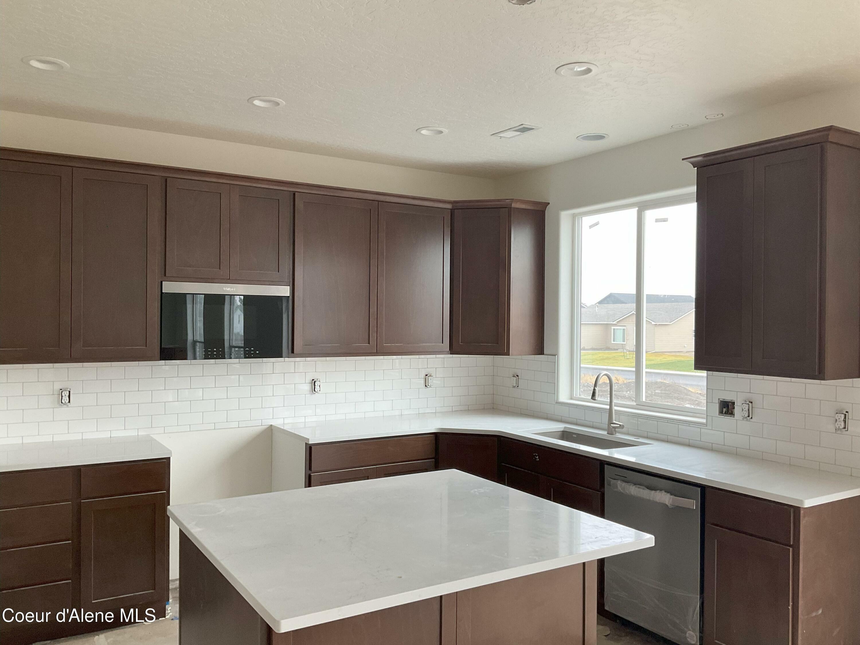 Property Photo: 327 S Treeline Street WA 99001