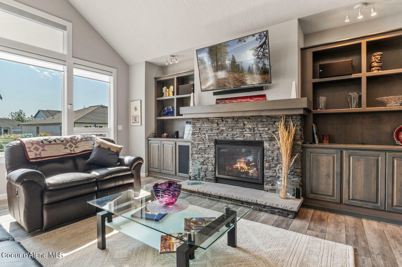 Property Photo: 7109 S Tangle Heights Dr WA 99224