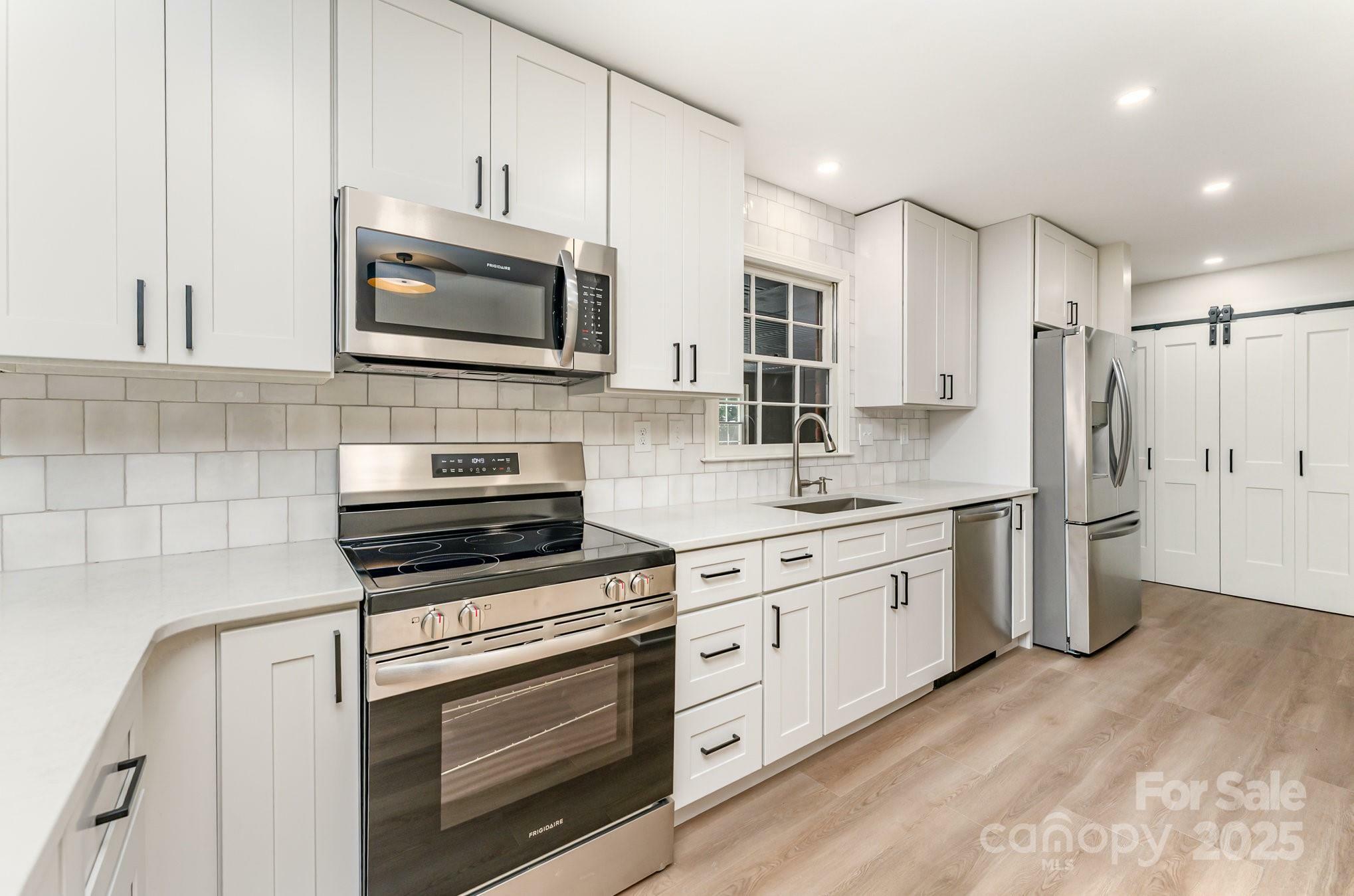 Property Photo: 9410 Mountain Aire Circle NC 28214