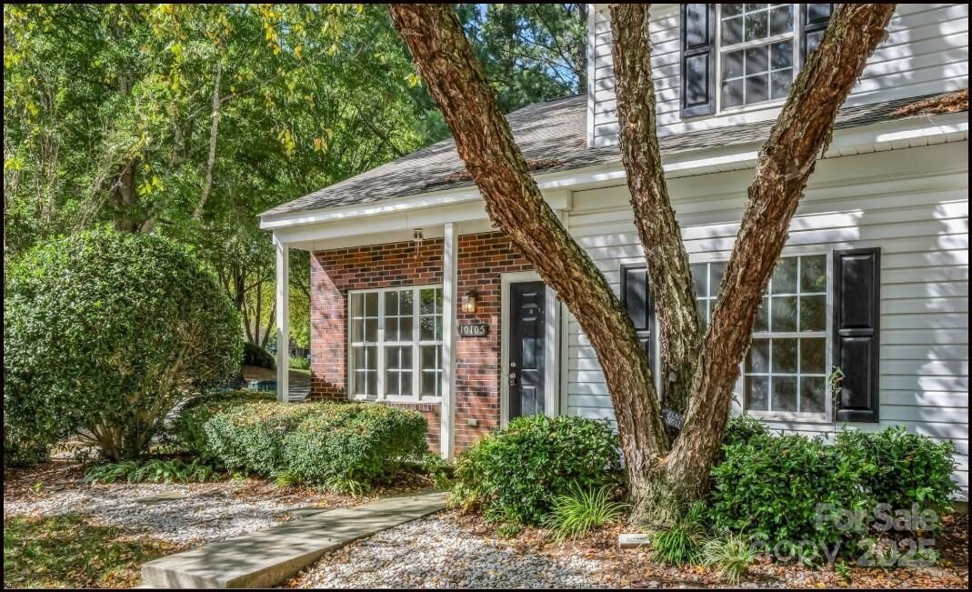 Property Photo:  10105 Reindeer Way Lane  NC 28216 