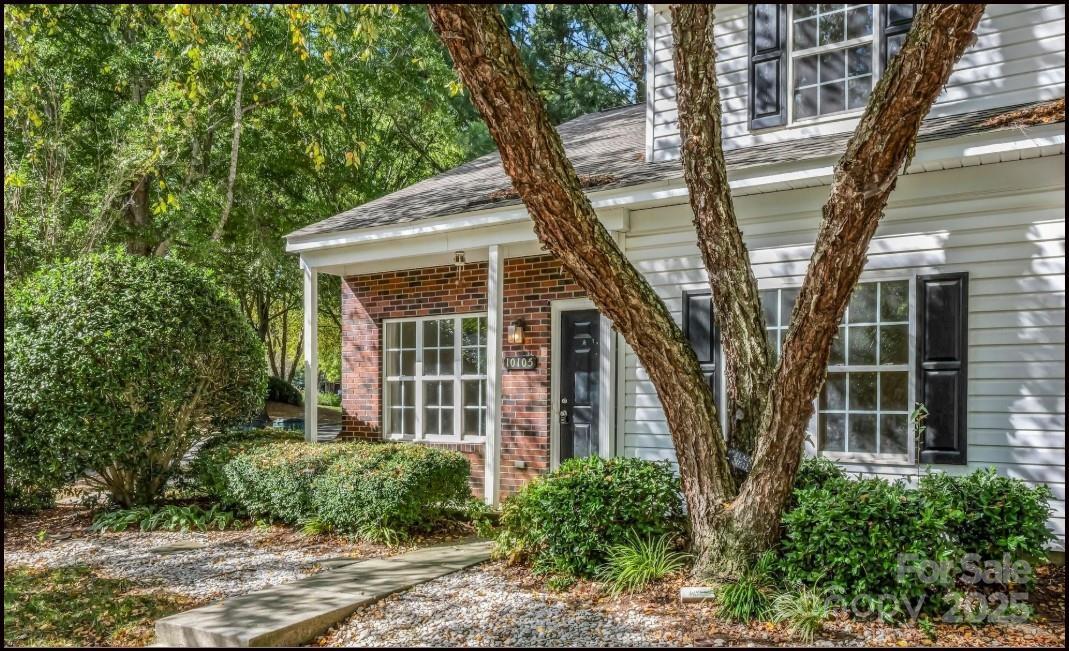 10105 Reindeer Way Lane  Charlotte NC 28216 photo