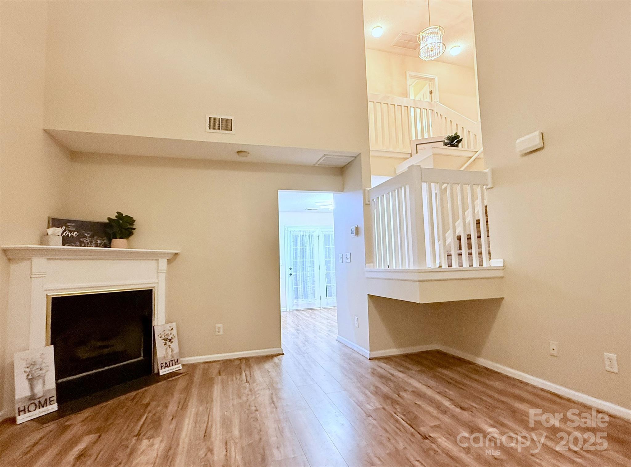 Property Photo: 10105 Reindeer Way Lane NC 28216