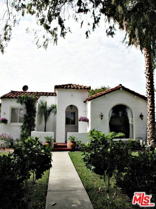 Property Photo: 4125 Huron Ave CA 90232
