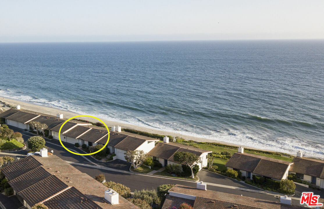 Property Photo: 6805 Shearwater Ln CA 90265