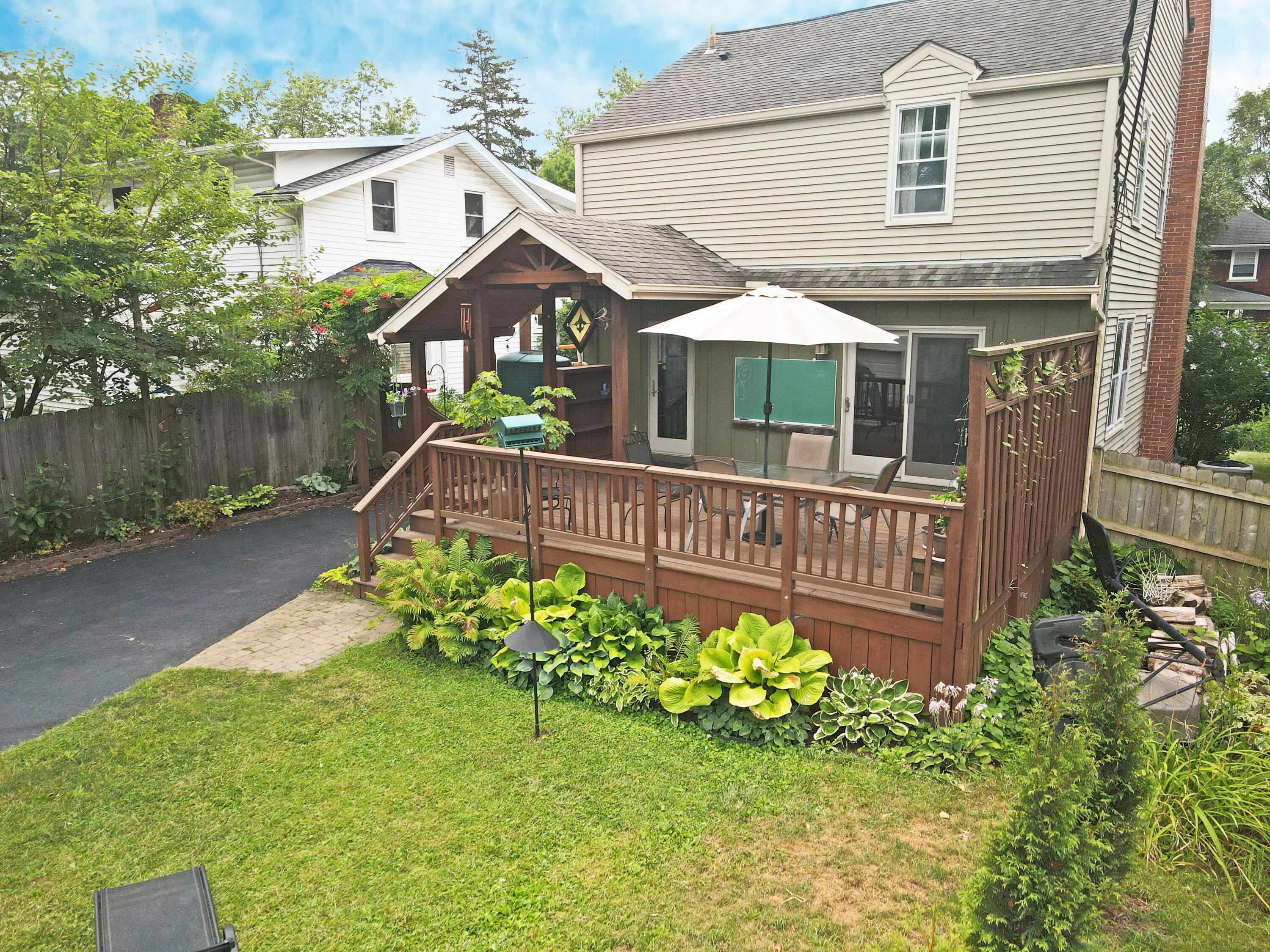 Property Photo: 214 Blenheim Road OH 43214
