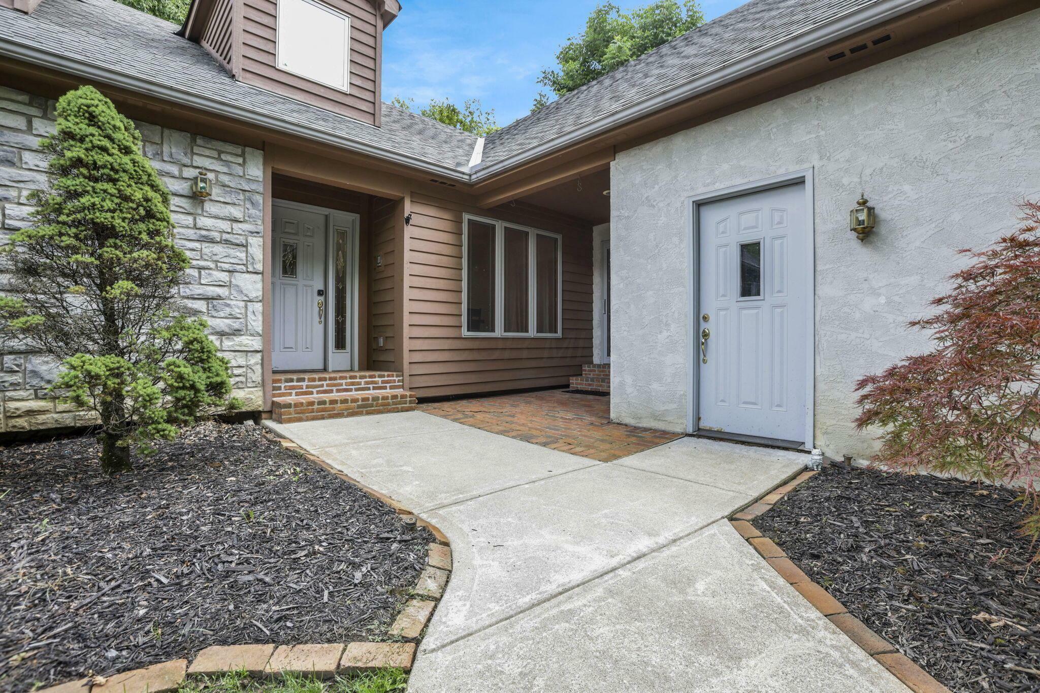 Property Photo: 516 Woodview Road OH 43081
