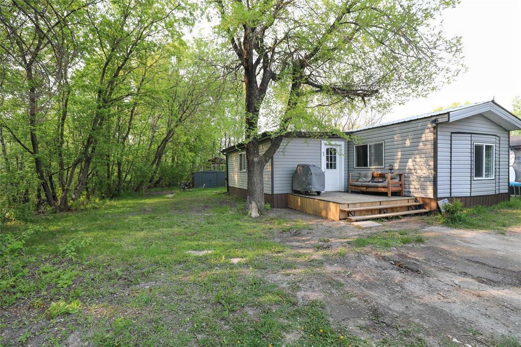 Property Photo: 1 Aspen Four Drive MB R5G 0M3