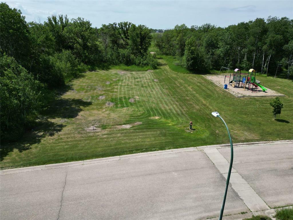 Property Photo:  569 Lakeshore Drive  MB R0K 1G0 