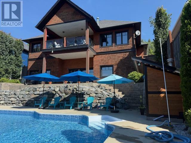 Property Photo: 1009 Silvertip Road BC V0G 1Y0