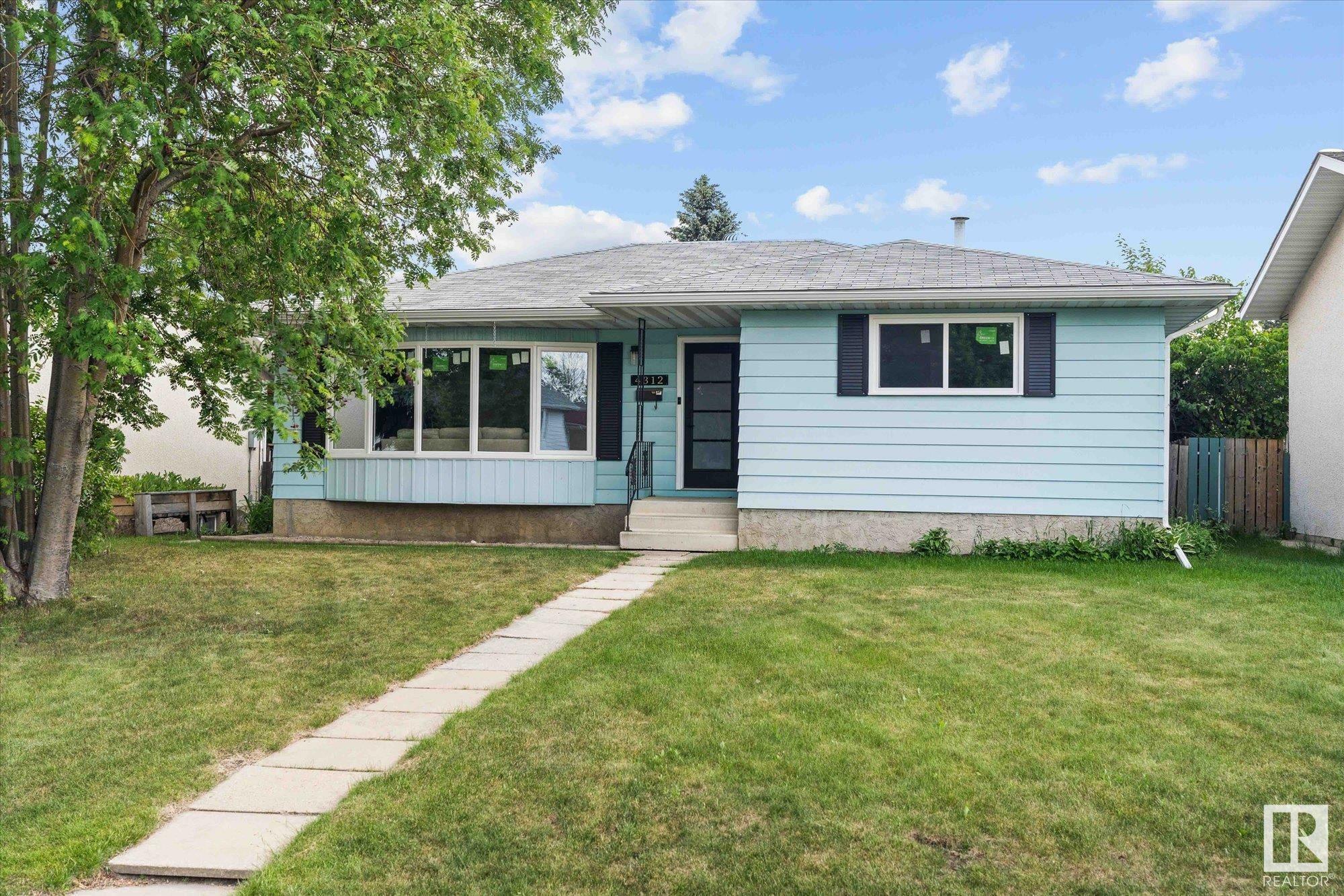 Property Photo: 4312 40 Avenue AB T7Z 1J7