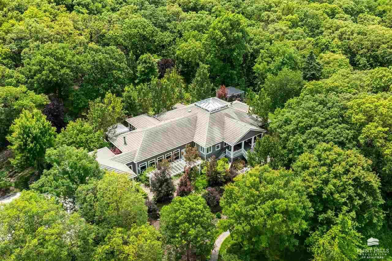 Property Photo: 630 S Scenic Drive KS 66503
