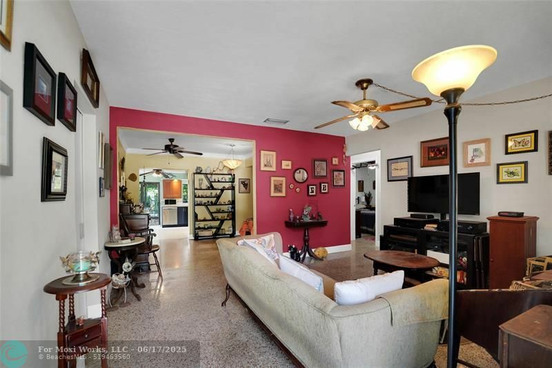 Property Photo: 1326 SW 23rd Ave FL 33312