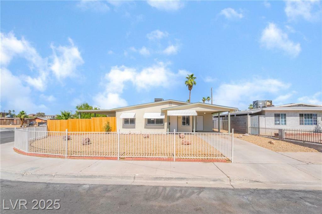 Property Photo: 600 Berry Circle NV 89107