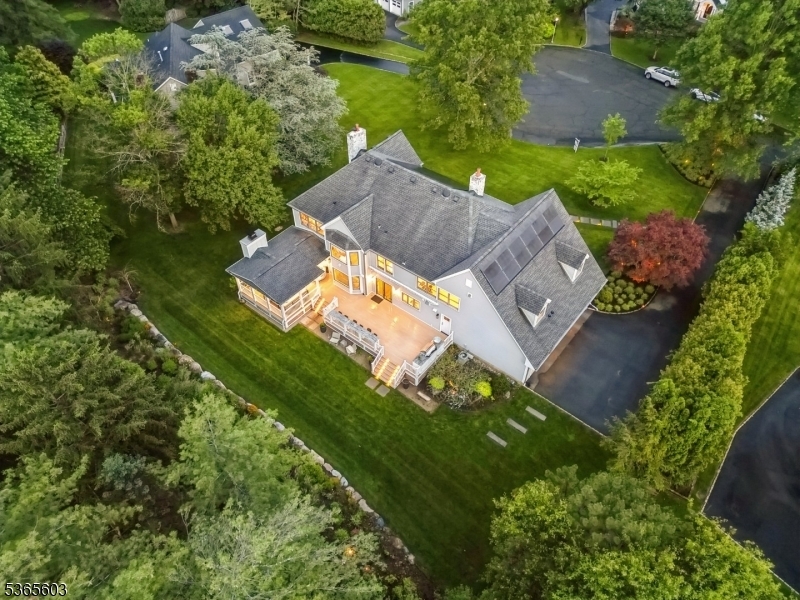 Property Photo: 8 Olde Greenhouse Ln NJ 07940