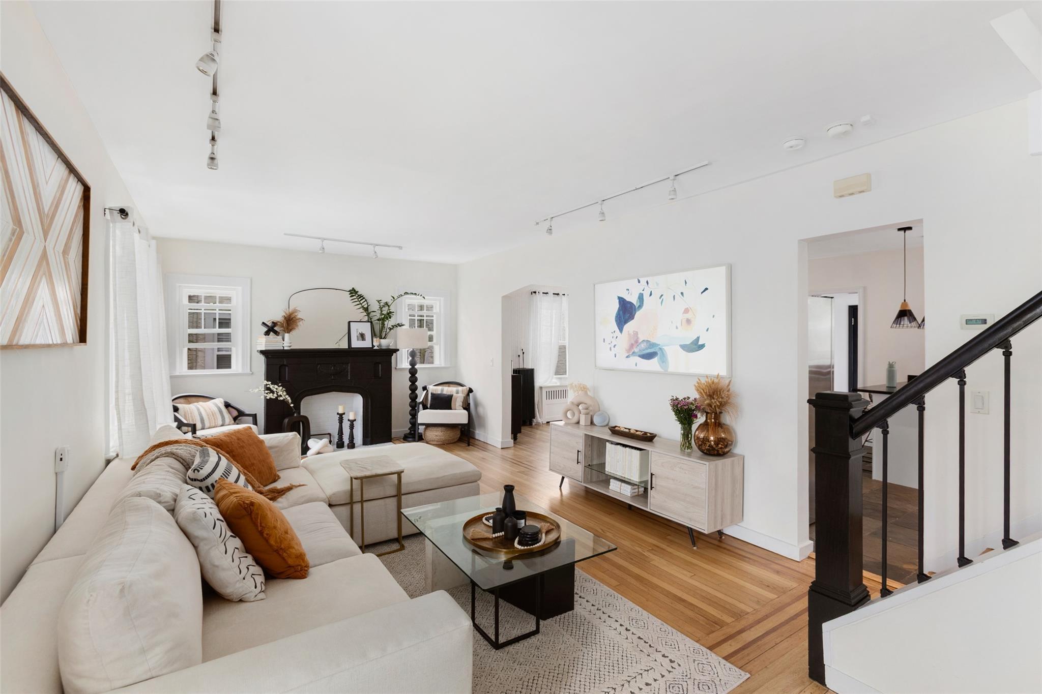 Property Photo:  32 Central Parkway  NY 10552 