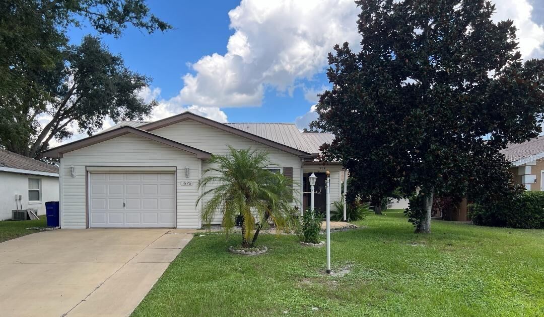 Property Photo: 1626 Willow Run FL 33872