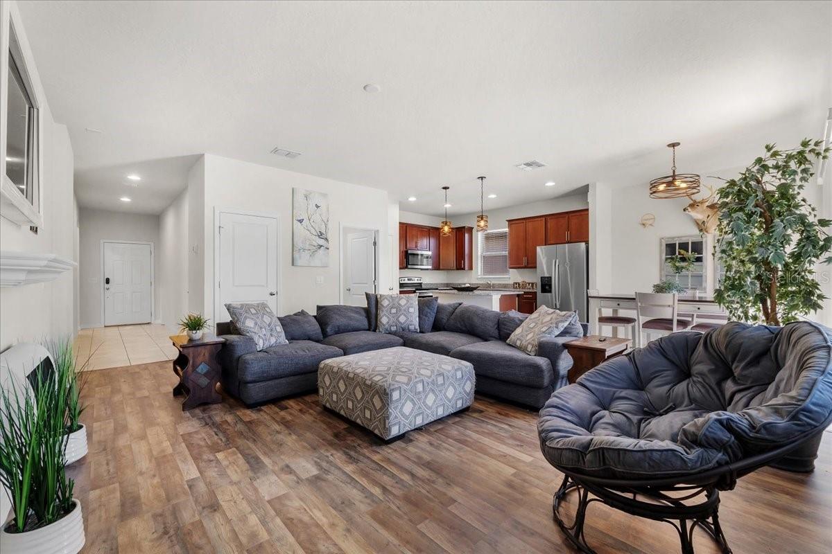 Property Photo:  8720 Micmac Court  FL 33868 
