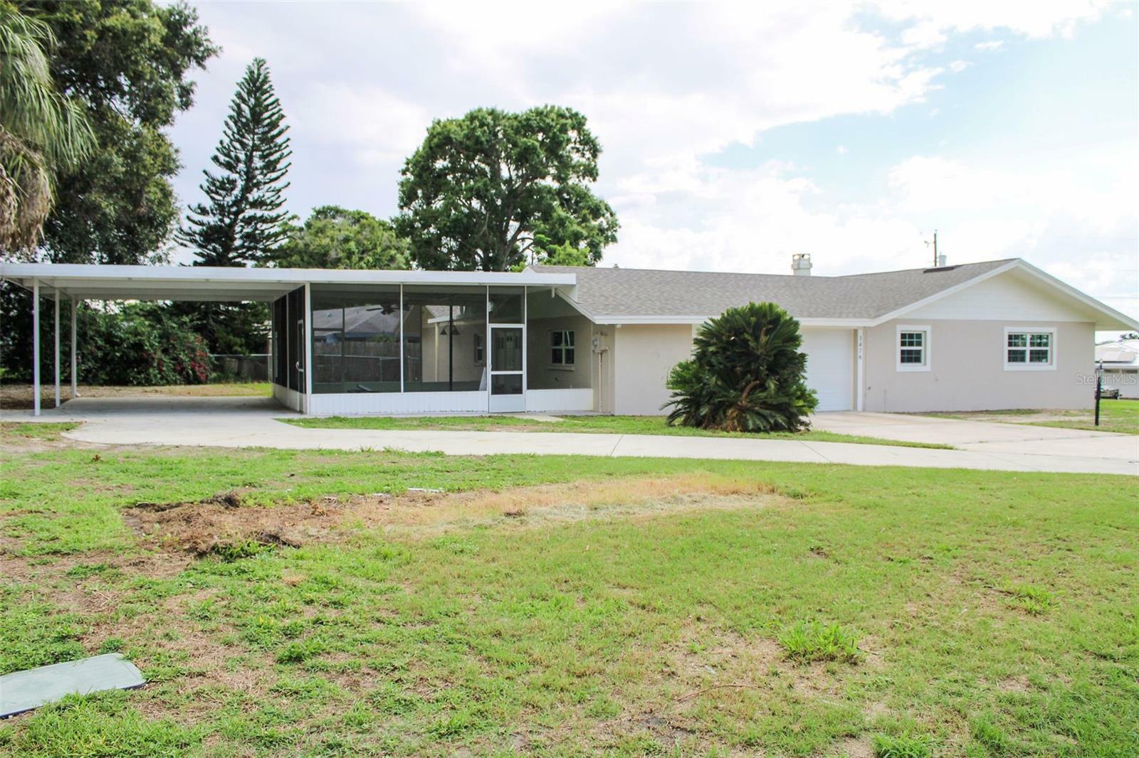 Property Photo: 1476 Avenue F NE FL 33881