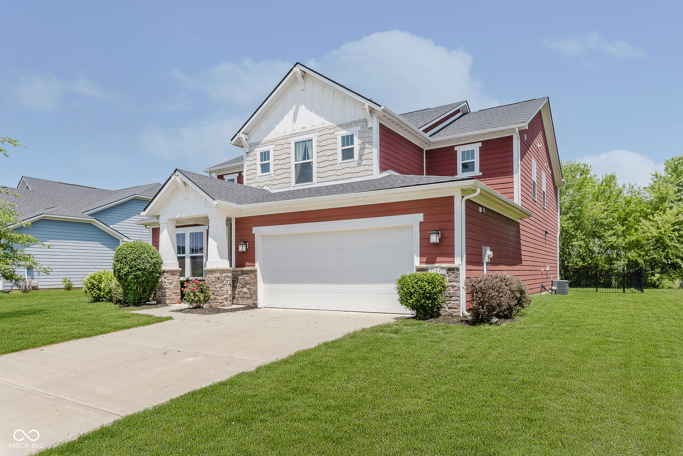 Property Photo: 11840 Crossbill Court IN 46060