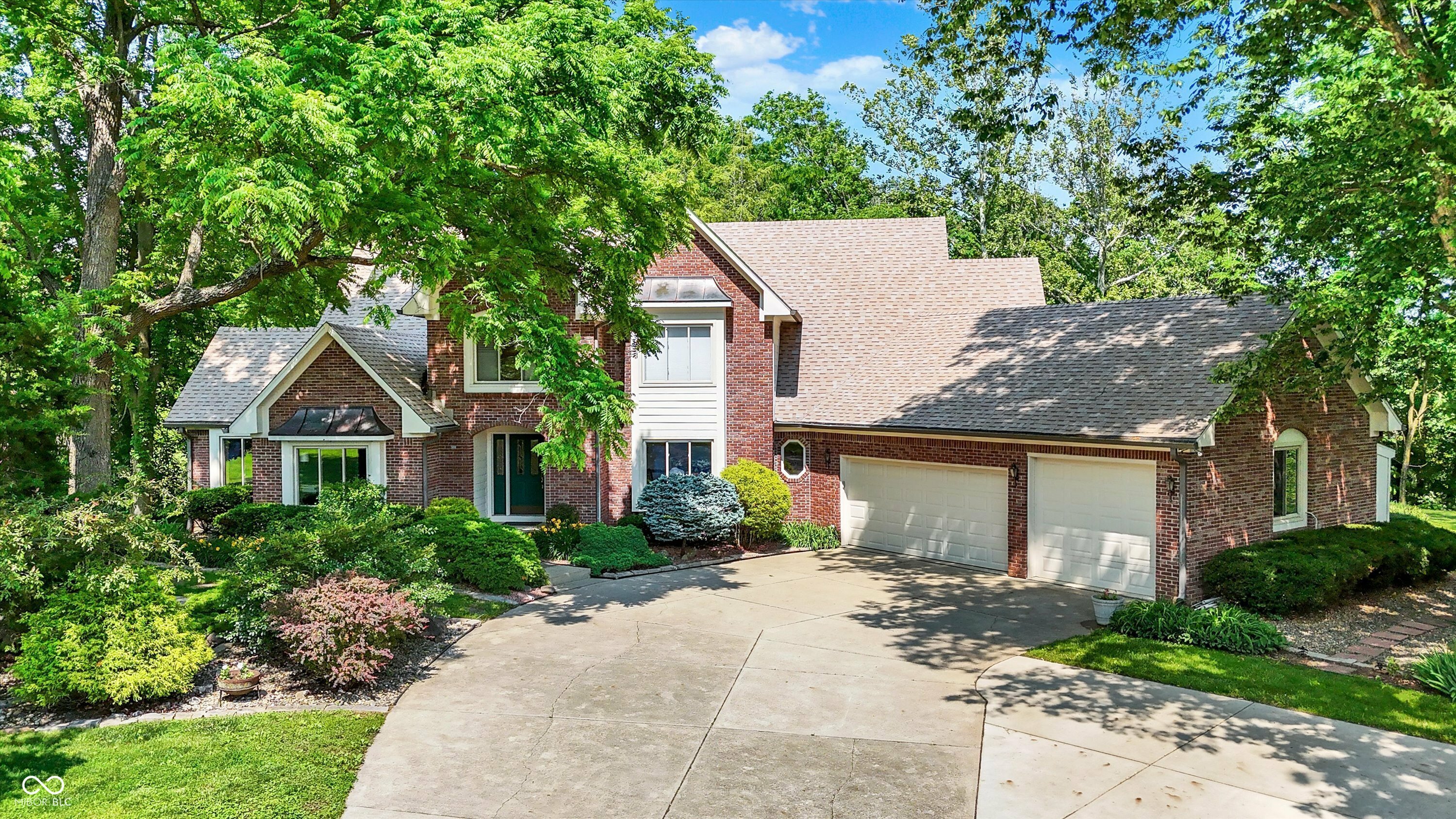 Property Photo: 5953 Deer Hollow Court IN 46167
