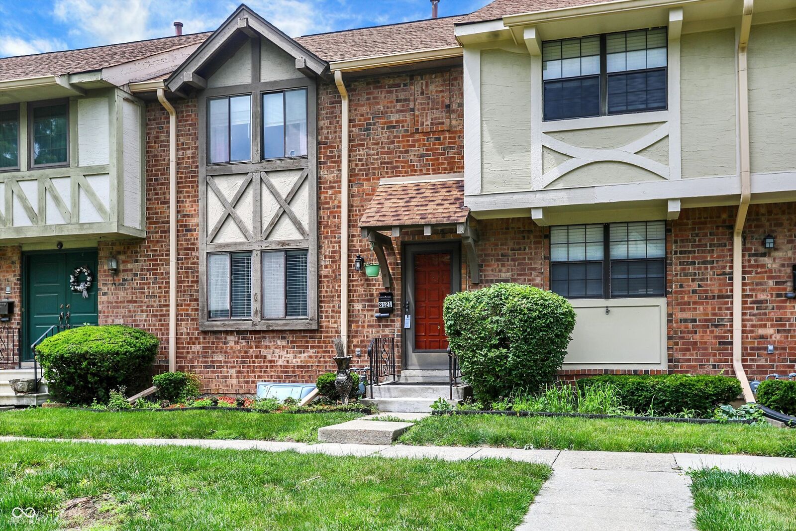 Property Photo:  8121 Bromley Place  IN 46219 