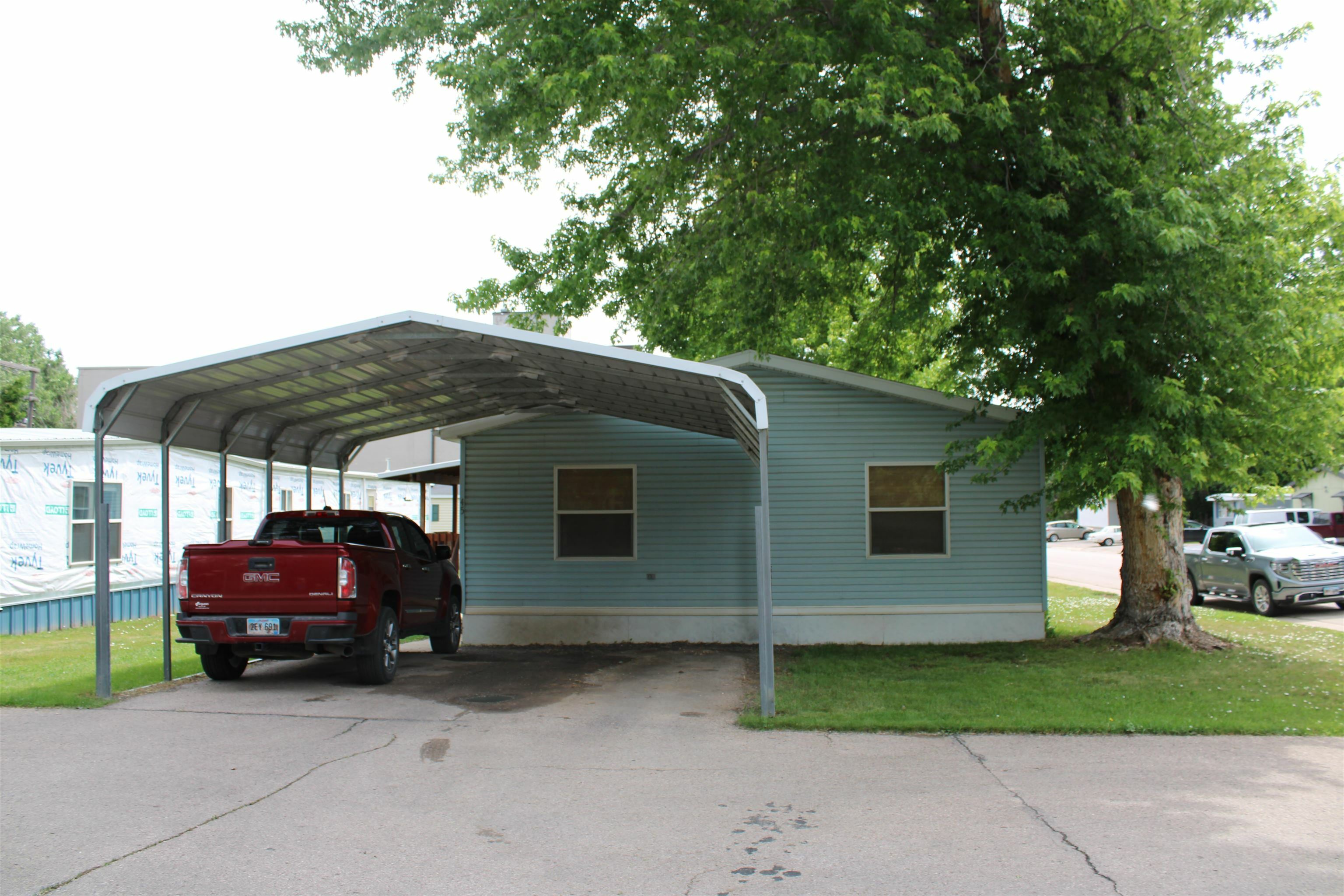 Property Photo: 1421 Cherry Avenue SD 57701