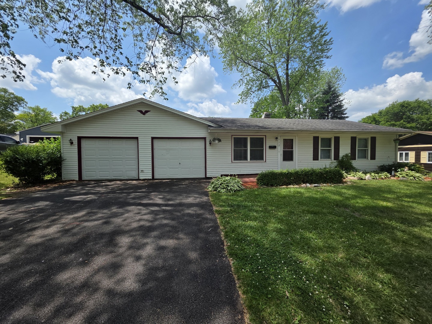 112 Sweetbriar Court  South Elgin IL 60177 photo