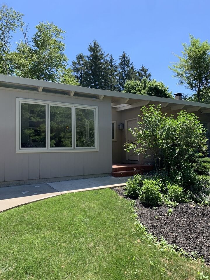 Property Photo: 743 Dundee Avenue IL 60010