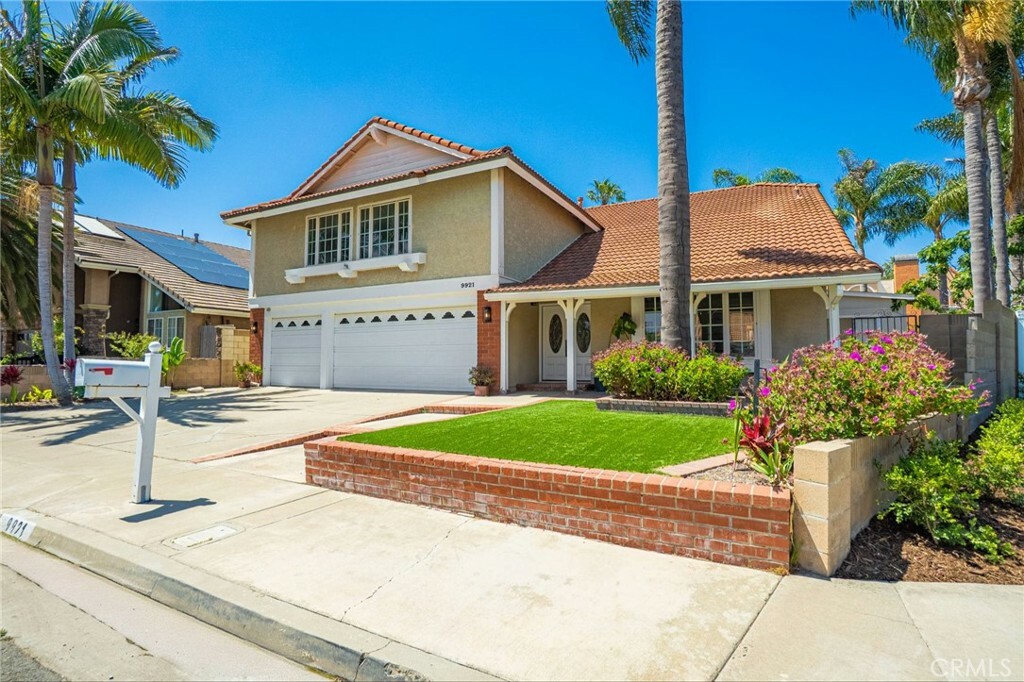 9921 Oceancrest Dr  Huntington Beach CA 92646 photo