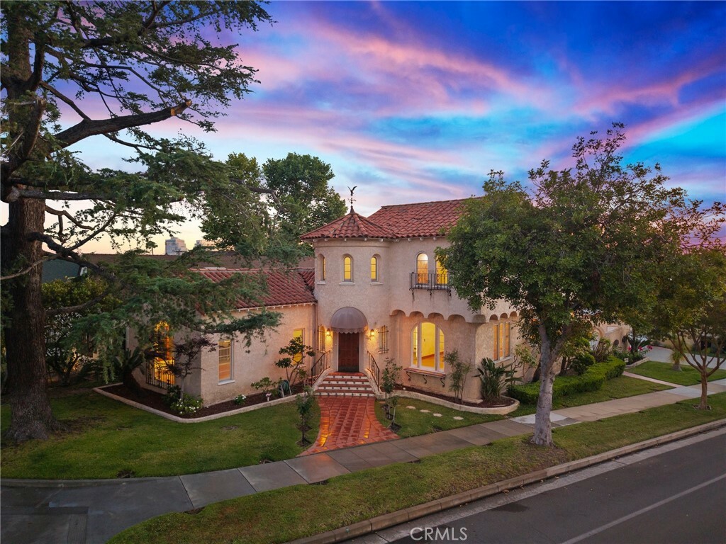 Property Photo: 1161 N Everett Street CA 91207