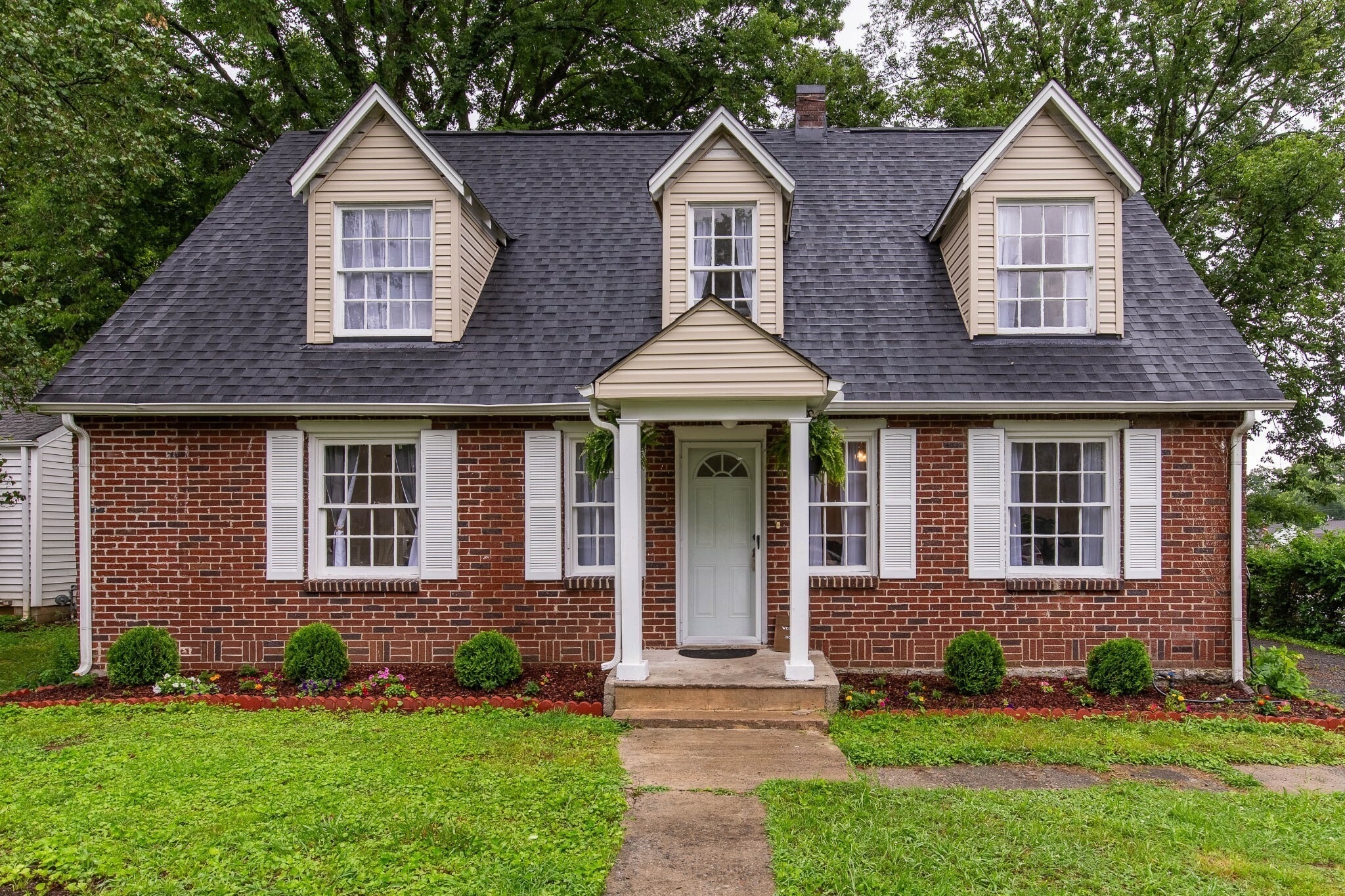 Property Photo: 845 Walnut St TN 37115