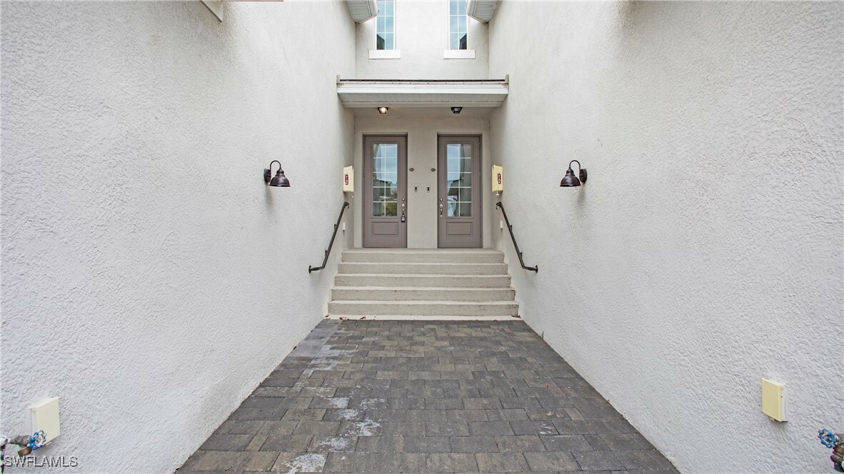 Property Photo: 6015 Ellerston Way 921 FL 34145