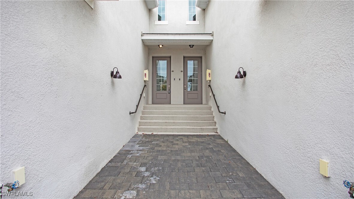 Property Photo: 6015 Ellerston Way 921 FL 34145