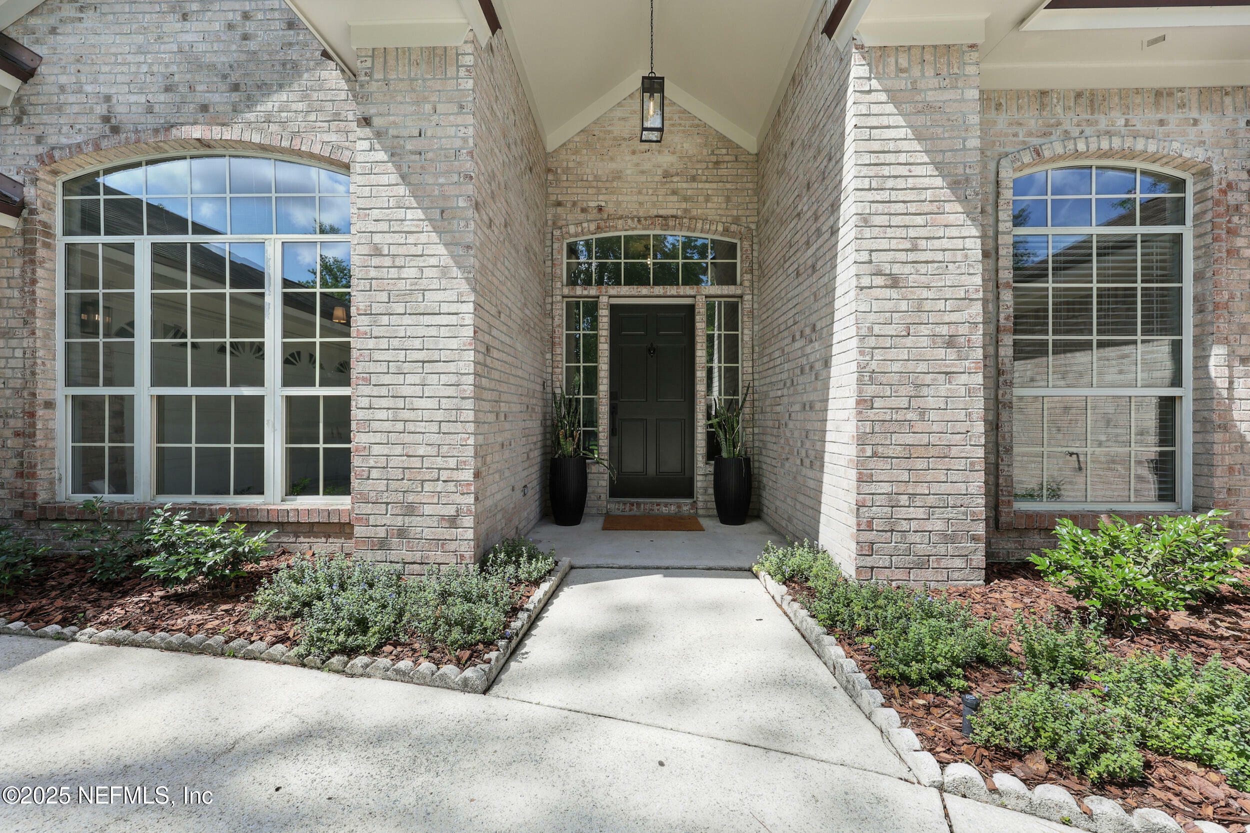 Property Photo: 1813 Royal Fern Lane FL 32003