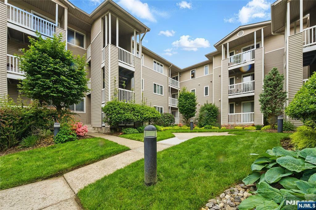 223 Orchard Park  Allendale NJ 07401 photo