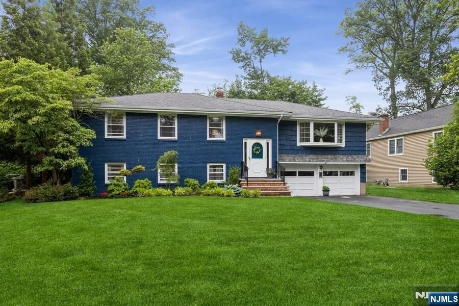 Property Photo:  117 Morton Drive  NJ 07446 