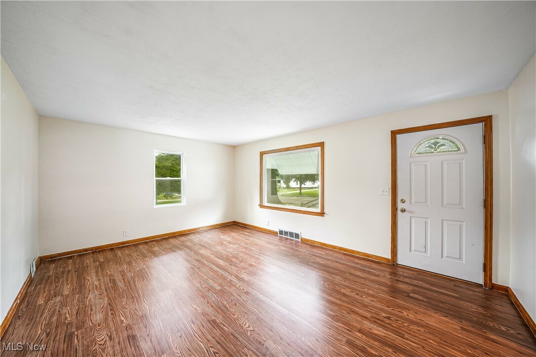 Property Photo: 423 Lincoln Street OH 44266