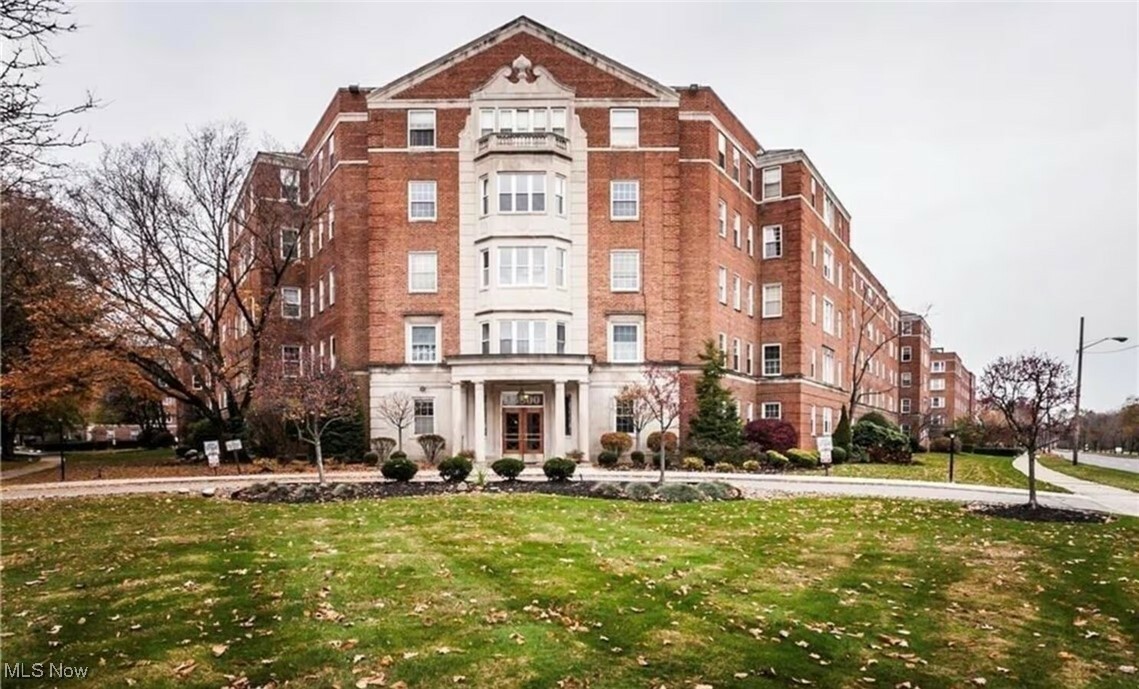 Property Photo: 13800 Fairhill Road 112 OH 44120