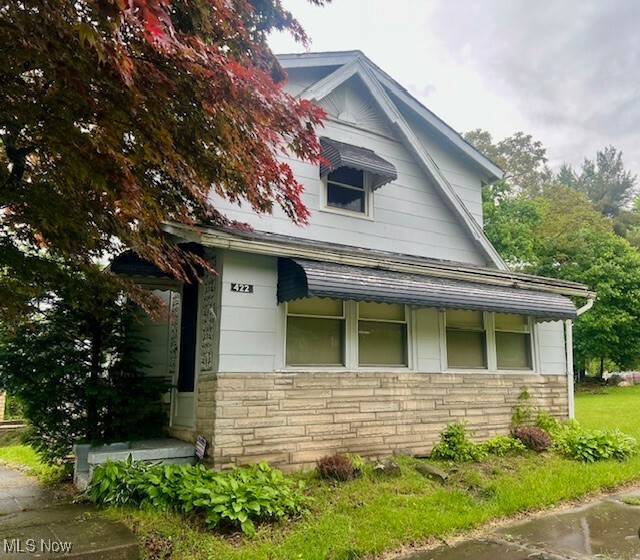 Property Photo: 422 N Worthington Street OH 44510