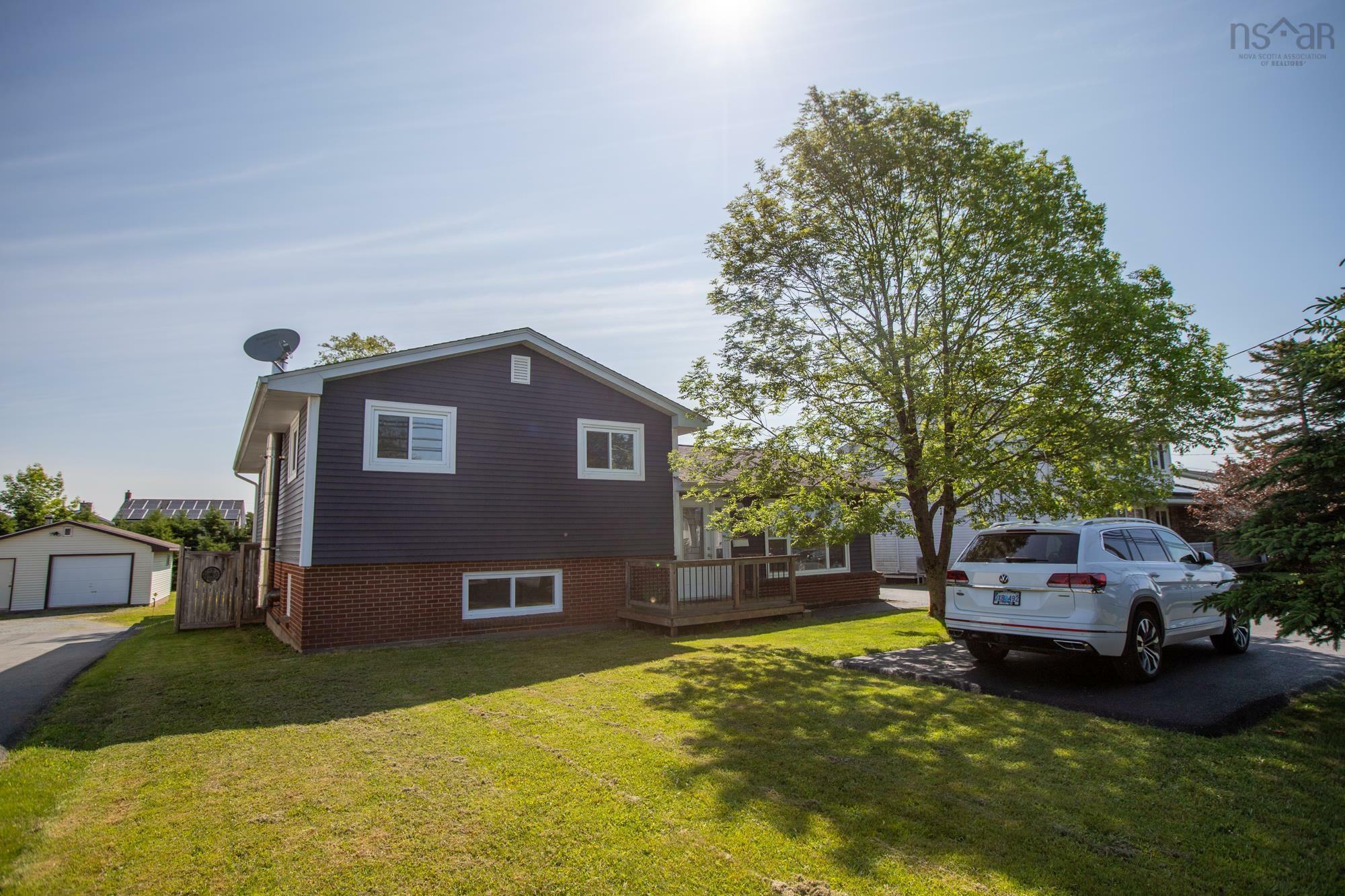 334 Caldwell Road  Dartmouth NS B2V 1A3 photo