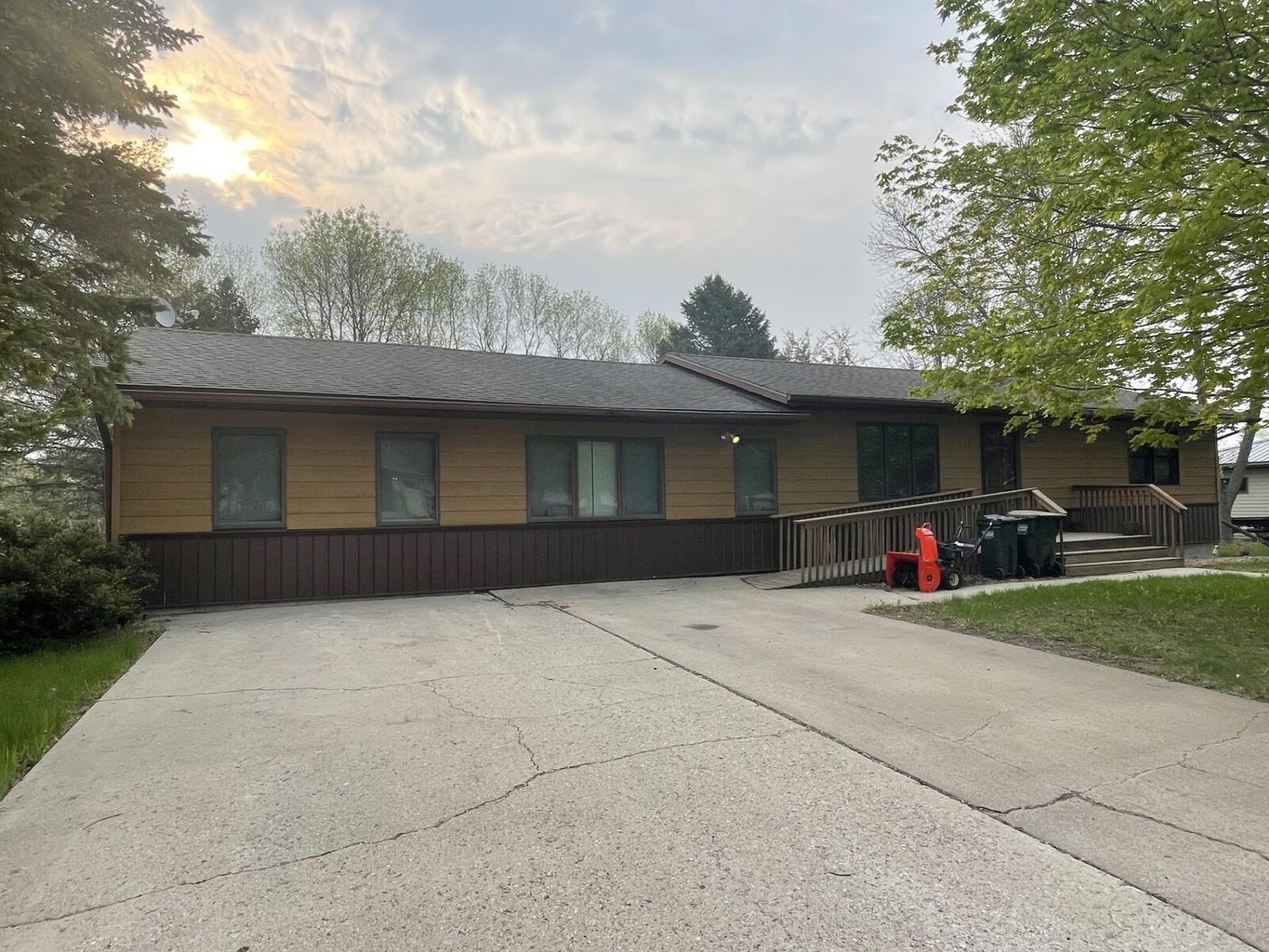 Property Photo:  115 Nelson Street S  MN 56326 