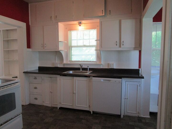 Property Photo: 709 E Line Street MO 63501